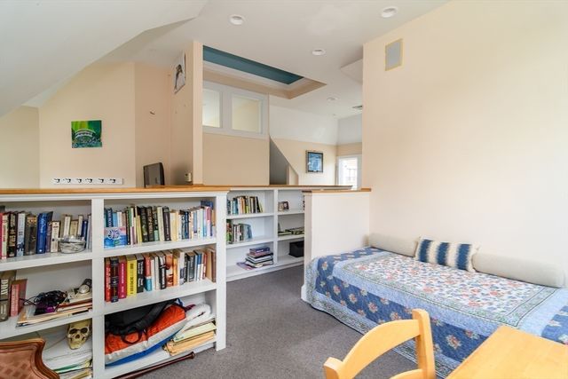8 Charles St, Natick, MA 01760