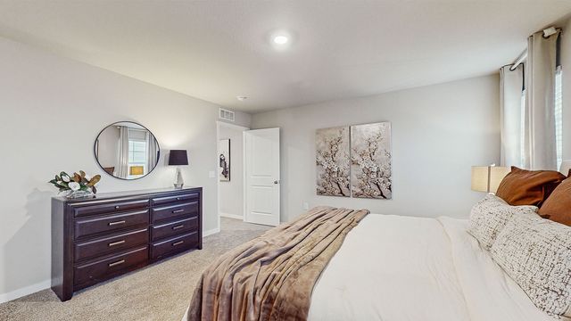 9433 Lovegrass Drive SW, Cedar Rapids, IA 52404