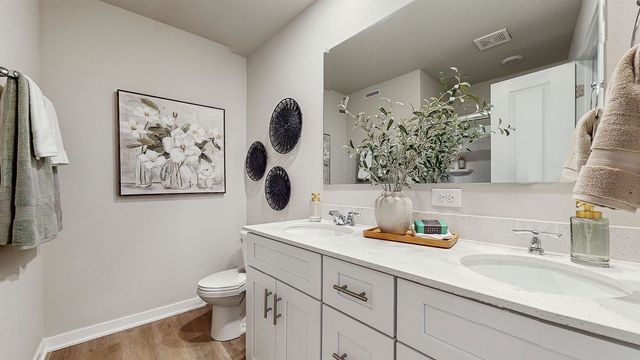 9433 Lovegrass Drive SW, Cedar Rapids, IA 52404