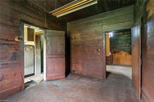 606 E Springfield Road, High Point, NC 27263