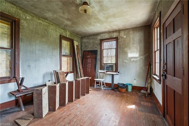 606 E Springfield Road, High Point, NC 27263