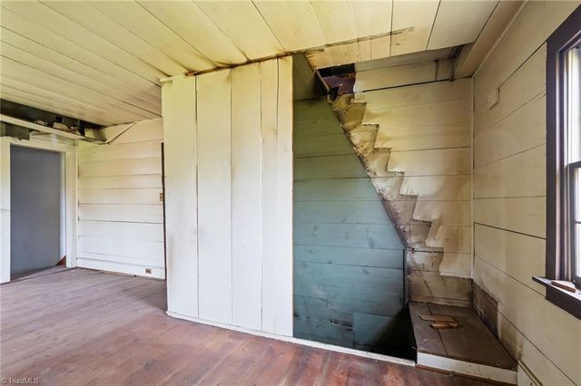 606 E Springfield Road, High Point, NC 27263