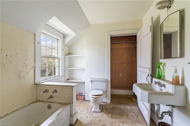 606 E Springfield Road, High Point, NC 27263