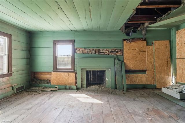 606 E Springfield Road, High Point, NC 27263