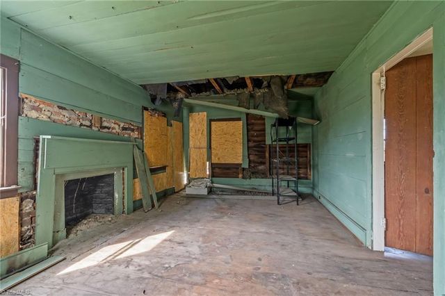 606 E Springfield Road, High Point, NC 27263