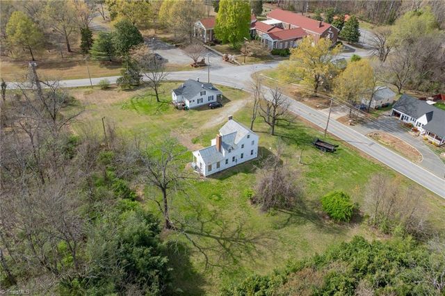 606 E Springfield Road, High Point, NC 27263