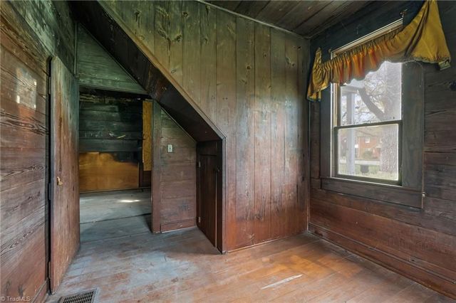 606 E Springfield Road, High Point, NC 27263