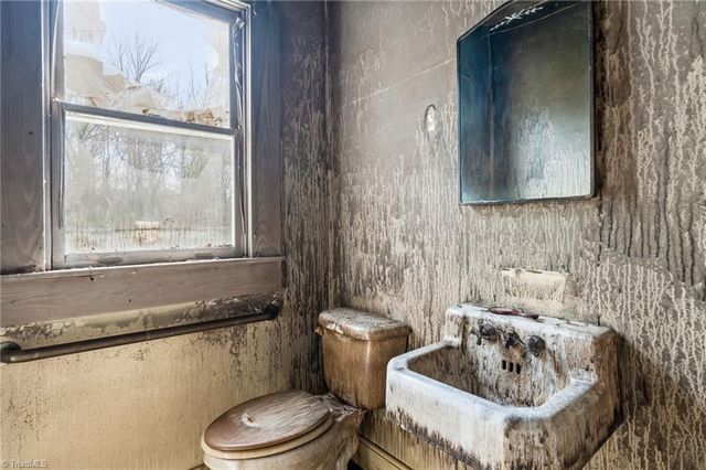 606 E Springfield Road, High Point, NC 27263