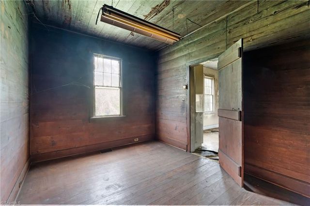 606 E Springfield Road, High Point, NC 27263