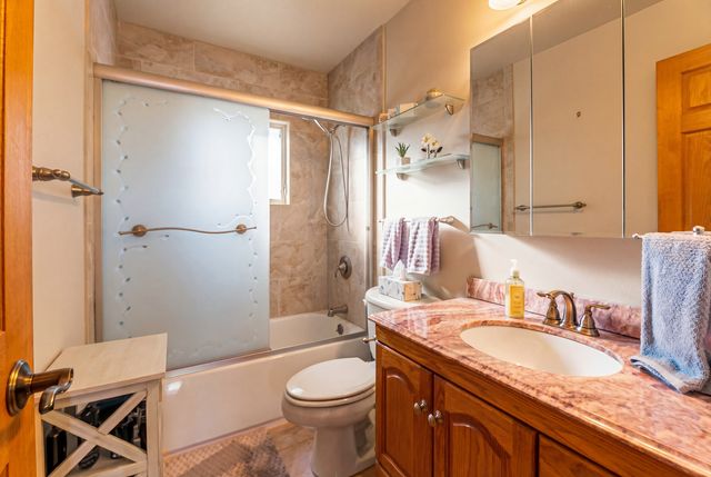 325 Hillandale Drive, Round Lake, IL 60073