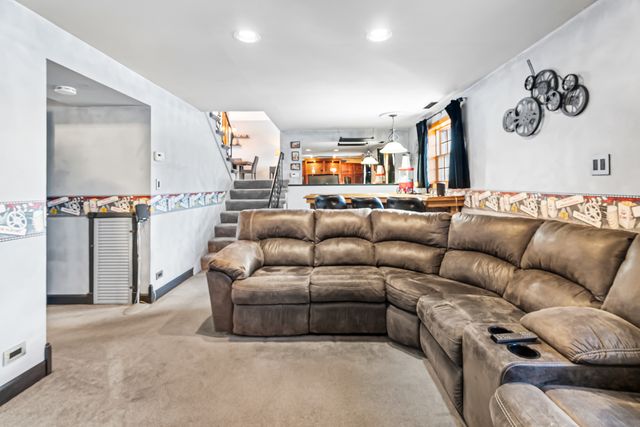 325 Hillandale Drive, Round Lake, IL 60073