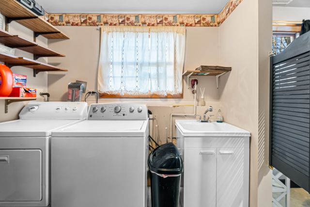 325 Hillandale Drive, Round Lake, IL 60073