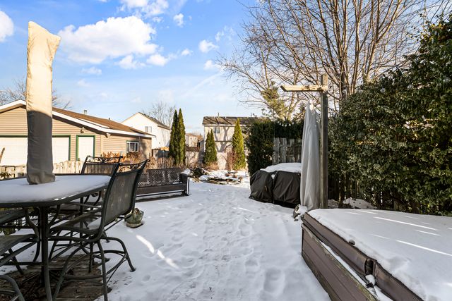 325 Hillandale Drive, Round Lake, IL 60073