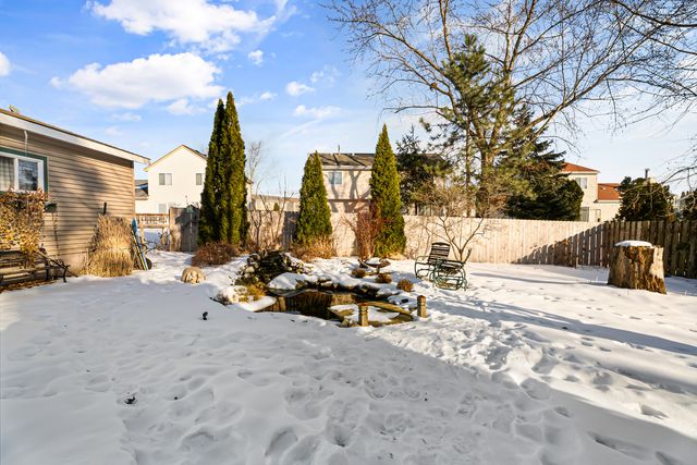 325 Hillandale Drive, Round Lake, IL 60073