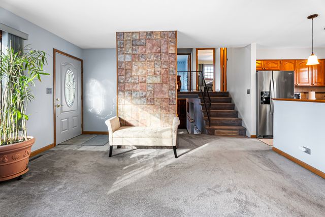 325 Hillandale Drive, Round Lake, IL 60073