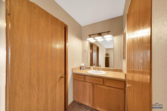 1139 FIELD VIEW DR, Rapid City, SD 57701