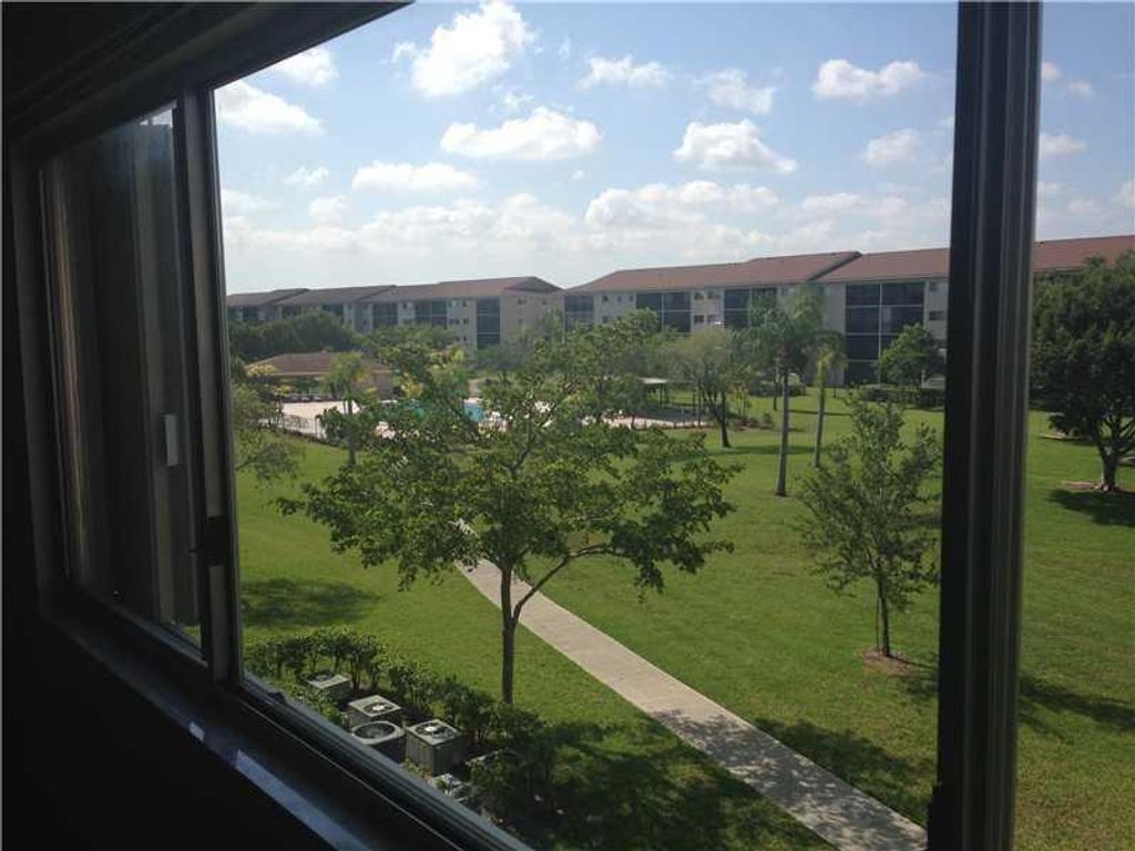 12650 SW 15TH Street 313F, Pembroke Pines, FL 33027