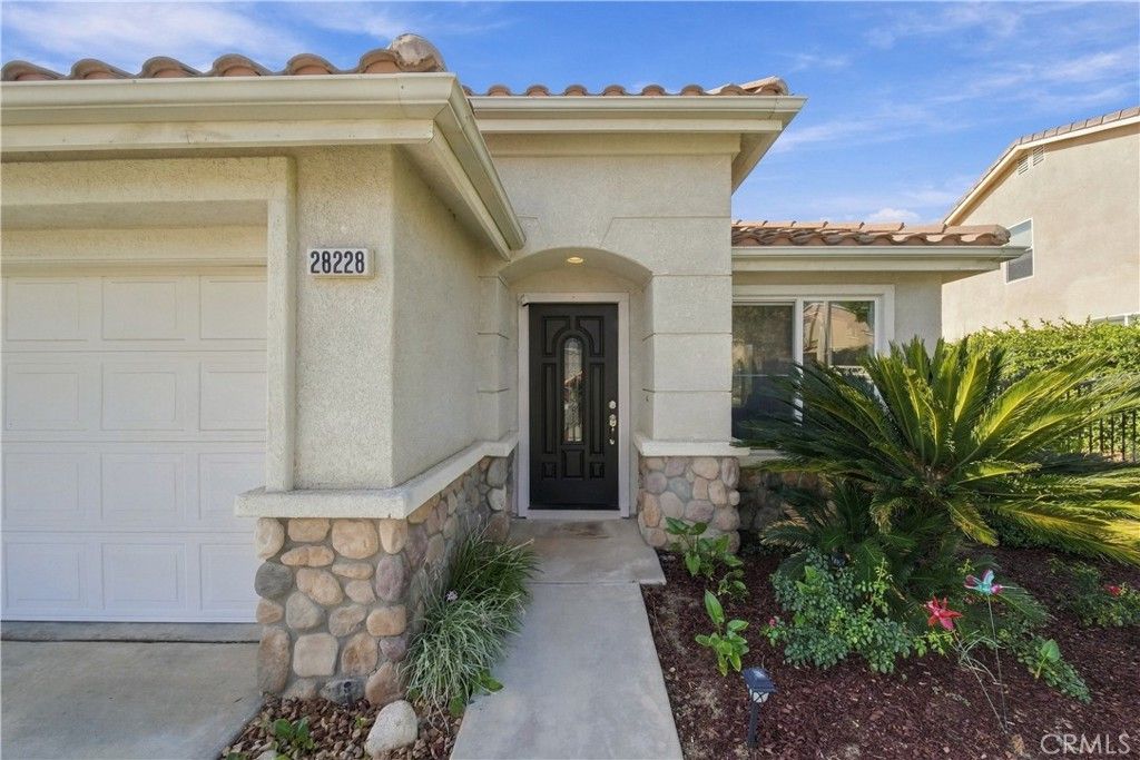 28228 Alton, Castaic, CA 91384 — photo 2