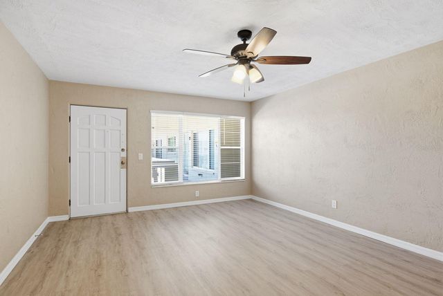 2451 CANADIAN WAY 31, Clearwater, FL 33763