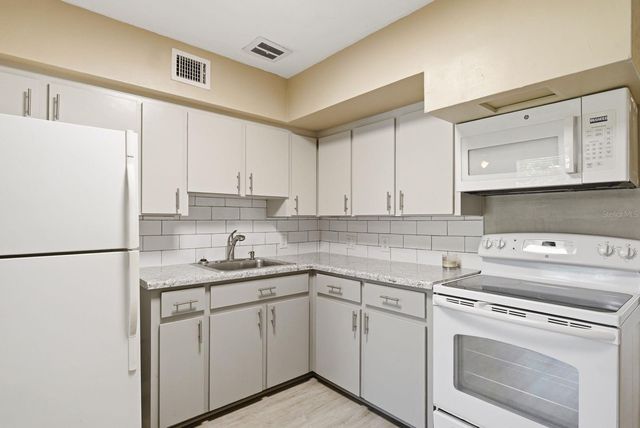 2451 CANADIAN WAY 31, Clearwater, FL 33763