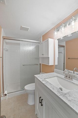 128 Lake Pine Circle B-1, Greenacres, FL 33463