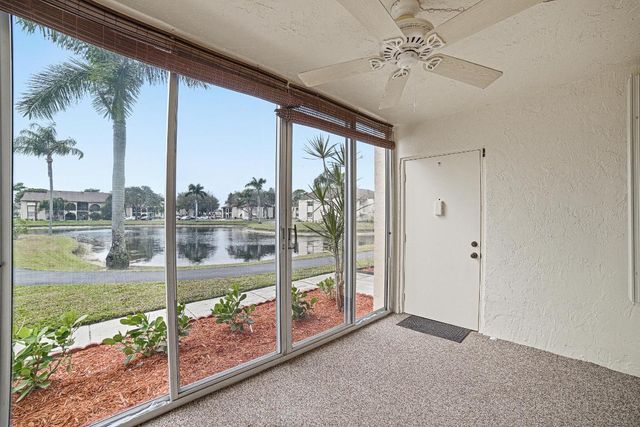 128 Lake Pine Circle B-1, Greenacres, FL 33463