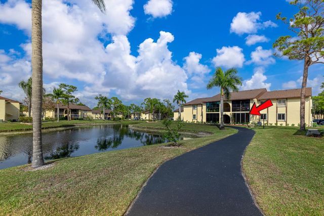 128 Lake Pine Circle B-1, Greenacres, FL 33463