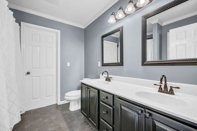 106 Sherrolyn Ct, Burns, TN 37029