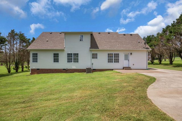 106 Sherrolyn Ct, Burns, TN 37029