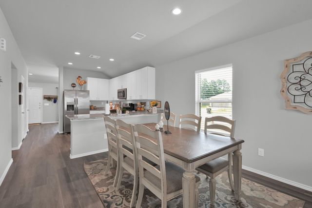 183 Bellewood Manor Drive, Magnolia, TX 77354