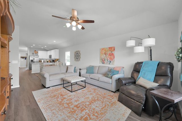 183 Bellewood Manor Drive, Magnolia, TX 77354