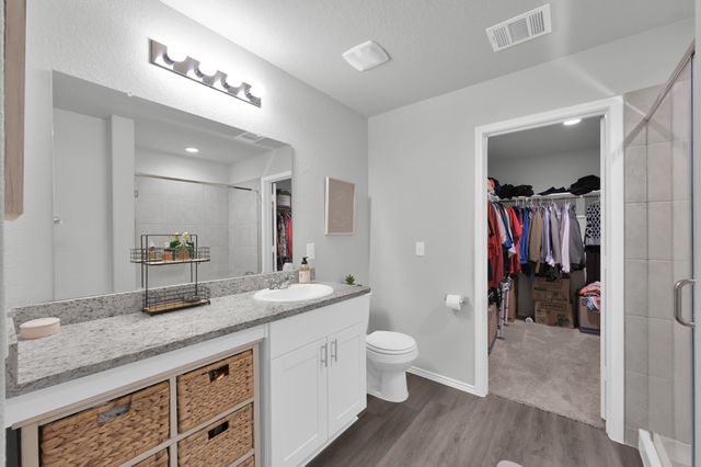 183 Bellewood Manor Drive, Magnolia, TX 77354