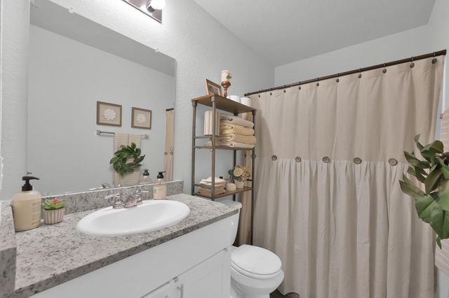 183 Bellewood Manor Drive, Magnolia, TX 77354