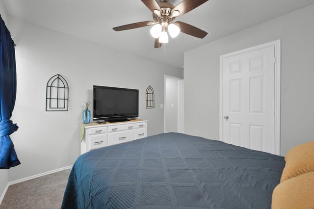 183 Bellewood Manor Drive, Magnolia, TX 77354