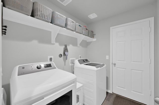 183 Bellewood Manor Drive, Magnolia, TX 77354