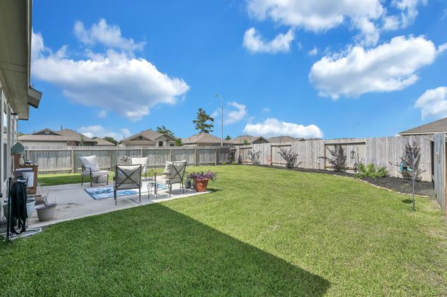 183 Bellewood Manor Drive, Magnolia, TX 77354