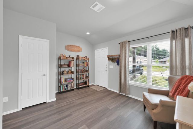 183 Bellewood Manor Drive, Magnolia, TX 77354