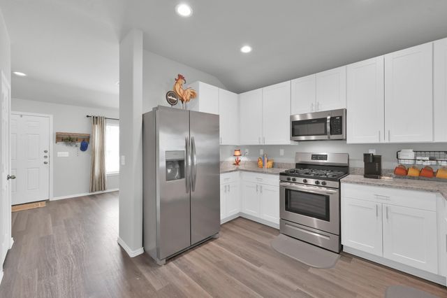 183 Bellewood Manor Drive, Magnolia, TX 77354