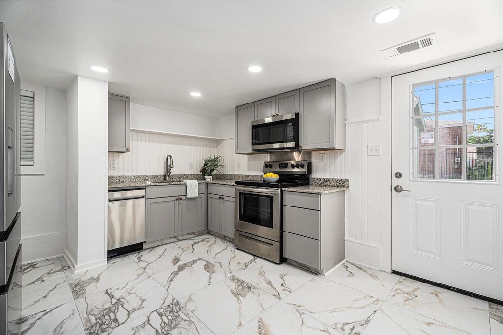 3515 Winnie Street A, Galveston, TX 77550