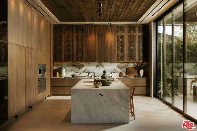 18911 Ringling Street, Tarzana (los Angeles), CA 91356