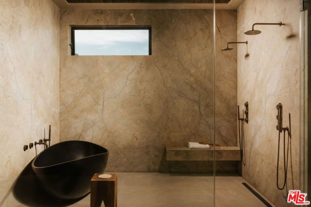 18911 Ringling Street, Tarzana (los Angeles), CA 91356