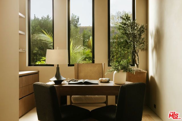 18911 Ringling Street, Tarzana (los Angeles), CA 91356