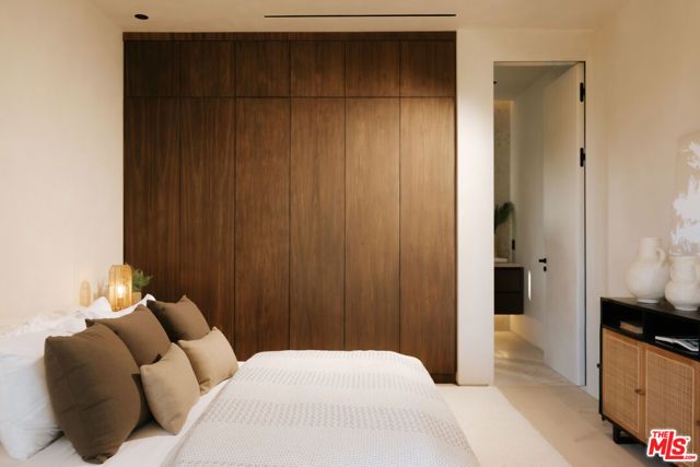 18911 Ringling Street, Tarzana (los Angeles), CA 91356