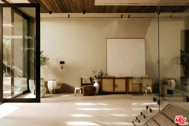 18911 Ringling Street, Tarzana (los Angeles), CA 91356