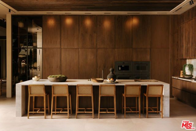 18911 Ringling Street, Tarzana (los Angeles), CA 91356