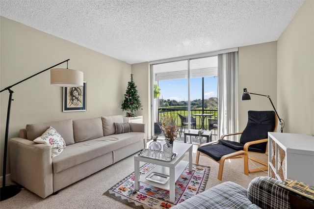 8900 Washington Boulevard 306A, Hollywood, FL 33025