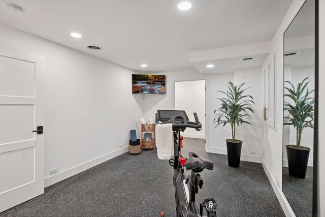 105 Walker Avenue N, Wayzata, MN 55391