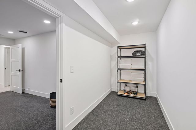 105 Walker Avenue N, Wayzata, MN 55391