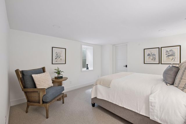 105 Walker Avenue N, Wayzata, MN 55391