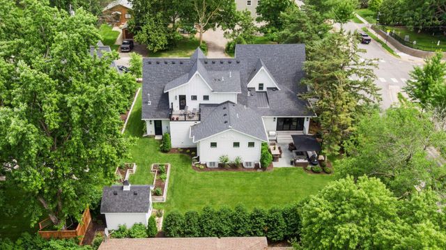 105 Walker Avenue N, Wayzata, MN 55391